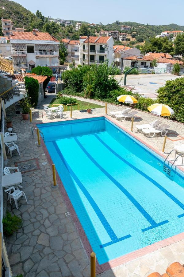 פוליכרונו Hotel Sarikas מראה חיצוני תמונה