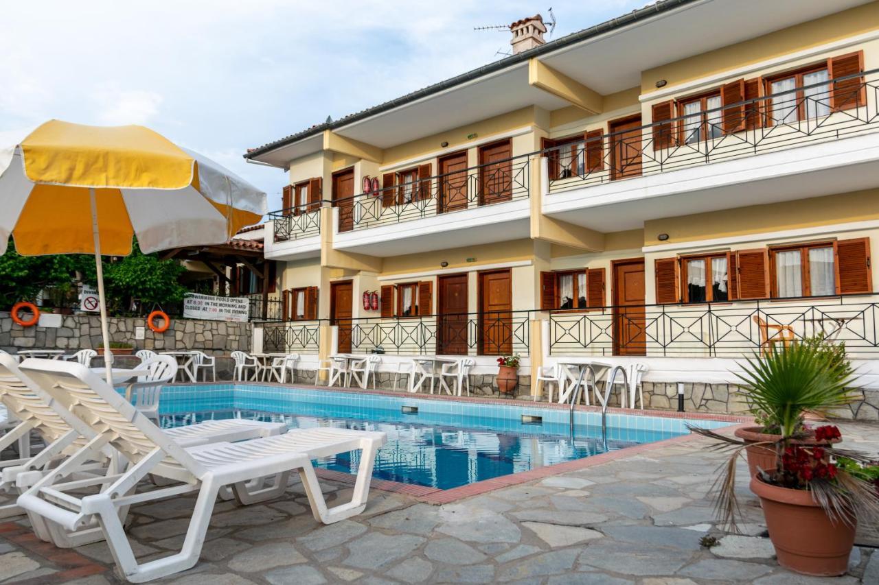 פוליכרונו Hotel Sarikas מראה חיצוני תמונה